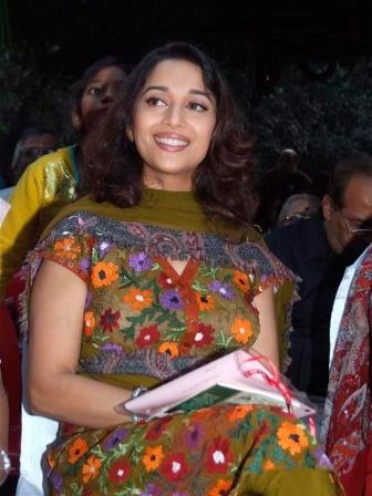 Madhuri Dixit sin imágenes de maquillaje 1