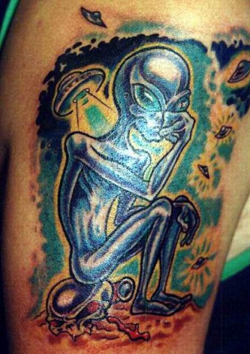 Attraenti disegni di tatuaggi alieni