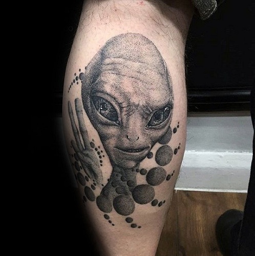 Disegno del tatuaggio della testa aliena