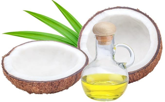 Remedio de alcanfor y aceite de coco para la caspa