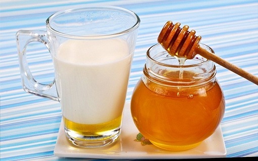 Mascarilla de miel con limón y leche cruda