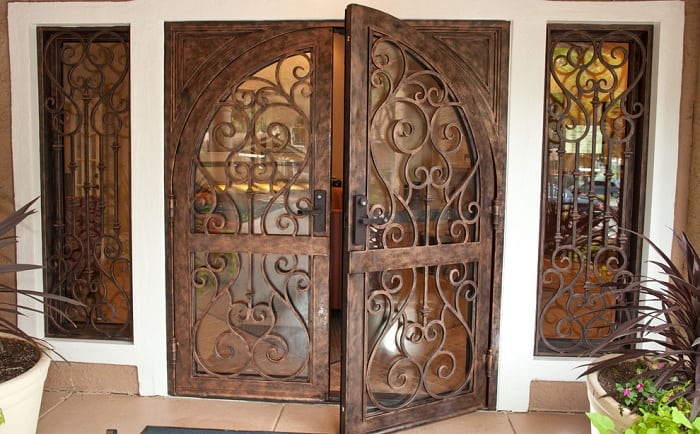 Diseños decorativos de puertas de hierro