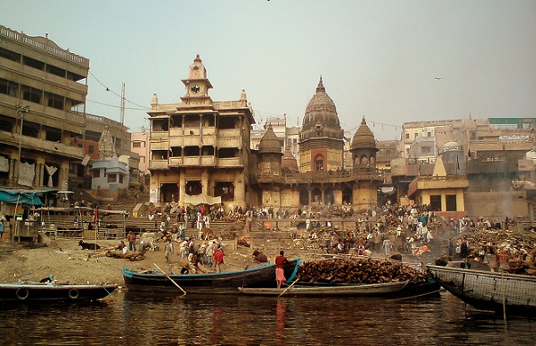 Lugares turísticos de Varanasi para visitar-Manikarnika Ghat