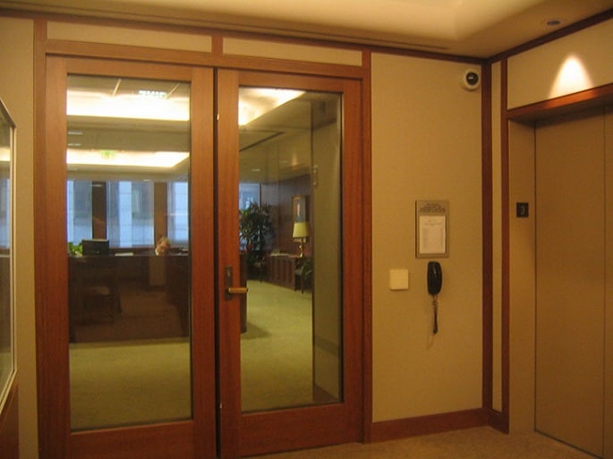 Diseños de puertas cortafuegos para oficinas