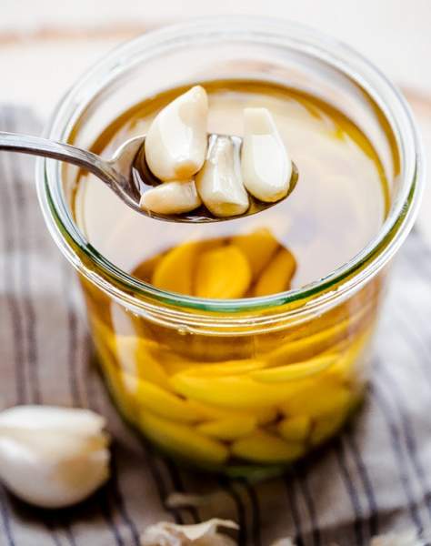 benefici per la salute dell'olio di aglio