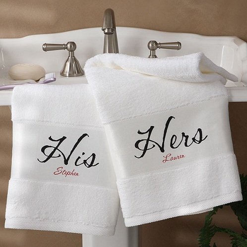 Il suo & Set di asciugamani per coppia con il suo nome