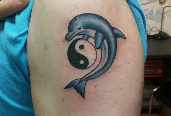 Disegni del tatuaggio del delfino 5