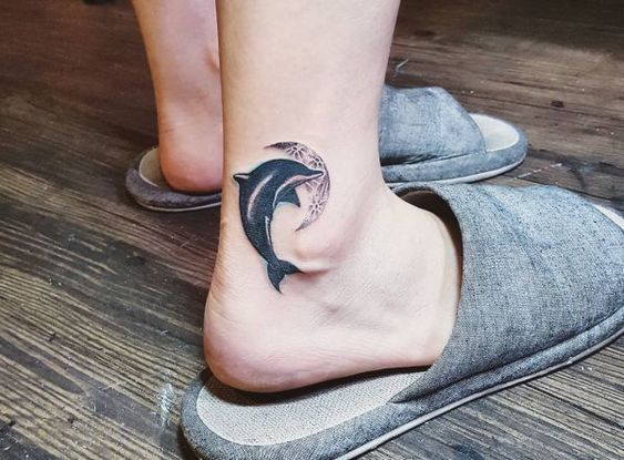 Disegni del tatuaggio del delfino 6