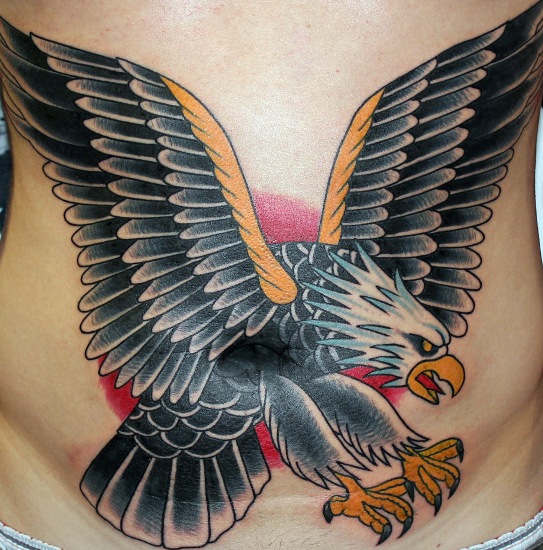 Aquila pancia tatuaggio