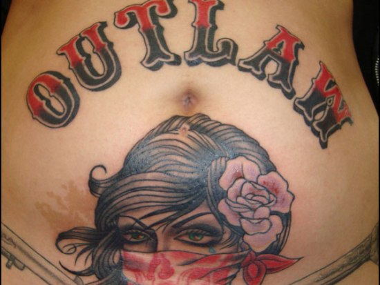 Tatuaggio allo stomaco fuorilegge