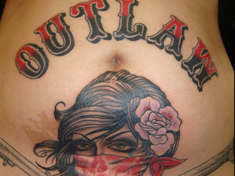 Disegni del tatuaggio dello stomaco per uomini e donne