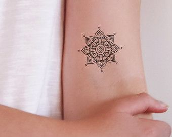 piccolo disegno del tatuaggio mandala