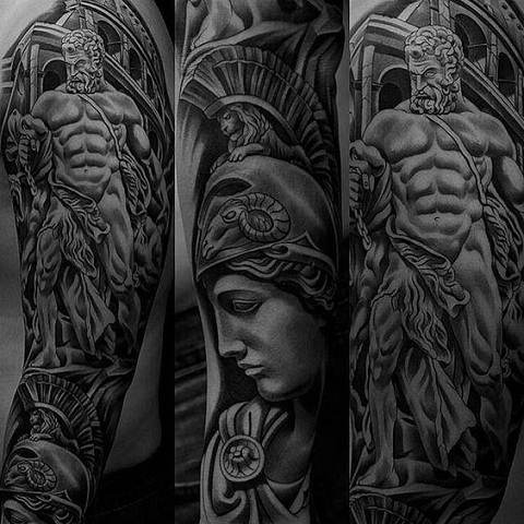Realismo greco spalla tatuaggi
