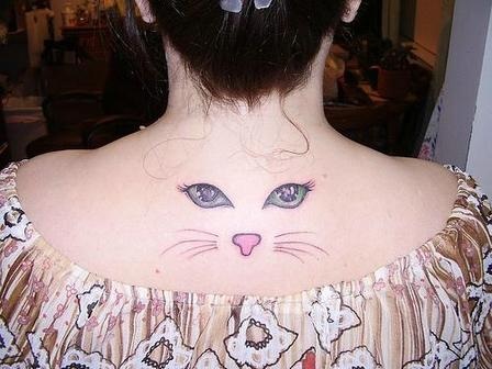 Incantevole disegno del tatuaggio occhio di gatto
