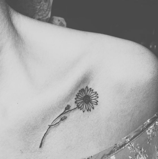 Negro & amp; Tatuajes De Flores