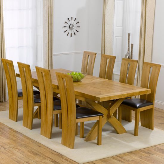 Design del tavolo da pranzo in legno