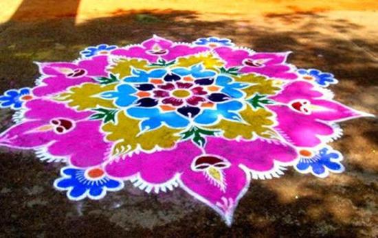 Diseño colorido de Kolangal Rangoli