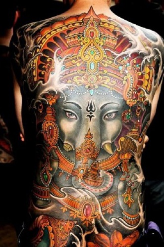 Diseño de tatuaje de Ganesha en la espalda