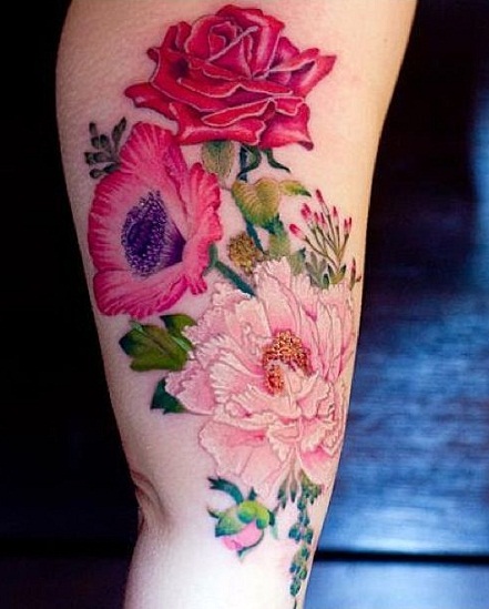 Disegno del tatuaggio del fiore permanente
