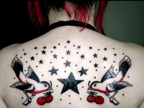 Disegno del tatuaggio della natura e delle stelle