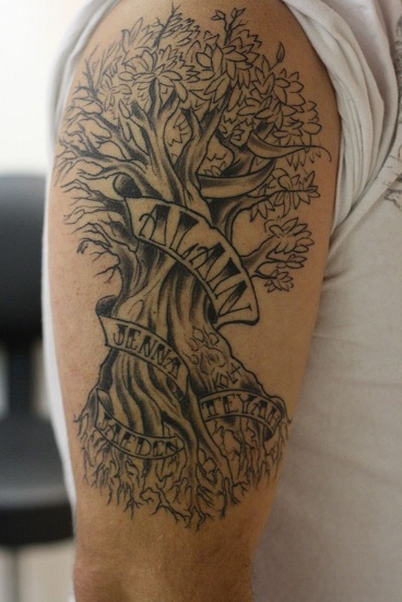 Tatuaggio albero ancestrale