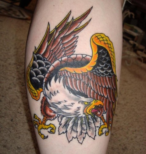 tatuaggio dell'aquila per le gambe