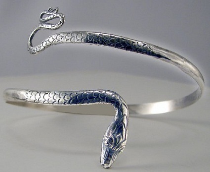 Brazaletes de plata con diseño de serpiente para mujer