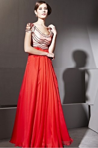 Vestido de noche rojo con diseño mandarín