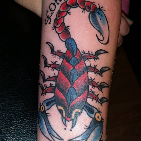 Scorpione tatuaggio a portata di mano