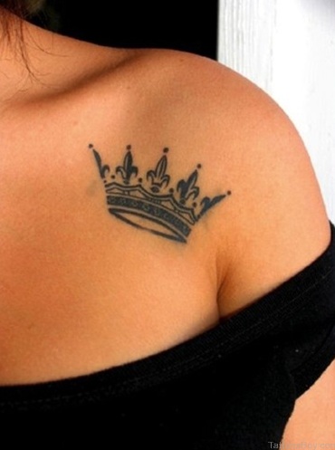 Disegno del tatuaggio corona regina grigia