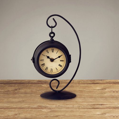 Reloj de mesa negro simple