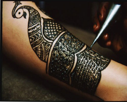 Diseños de brazo Mehndi de pavo real