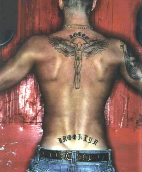 Tatuaggio Romeo sulla parte superiore della schiena di David Beckham