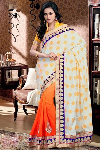 El sari naranja con estampado blanco roto