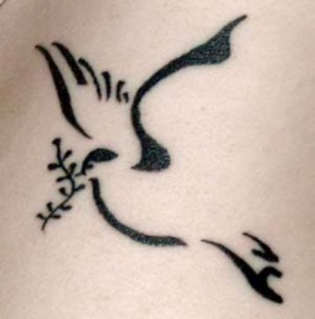 Diseño de tatuaje de paloma abstracta
