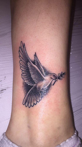 Hermosos diseños de tatuajes de palomas 4