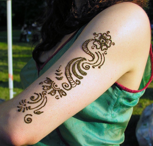 Mehndi Tattoo Design per avambracci
