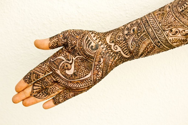 Eleganti disegni di tatuaggi all'henné