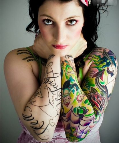 Tatuaggio corpo colorato per ragazze