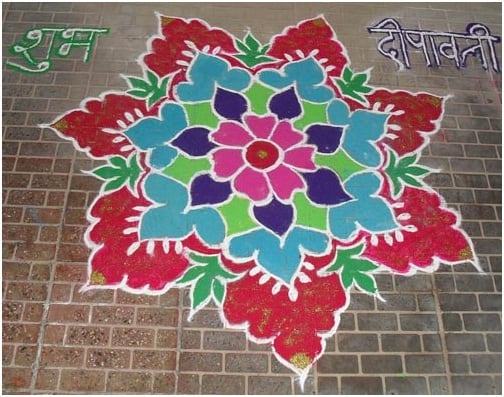 Diseño floral colorido de Rangoli