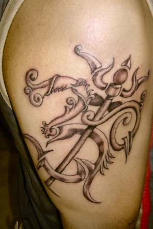 Trishul di Shiva Om Tattoo Design