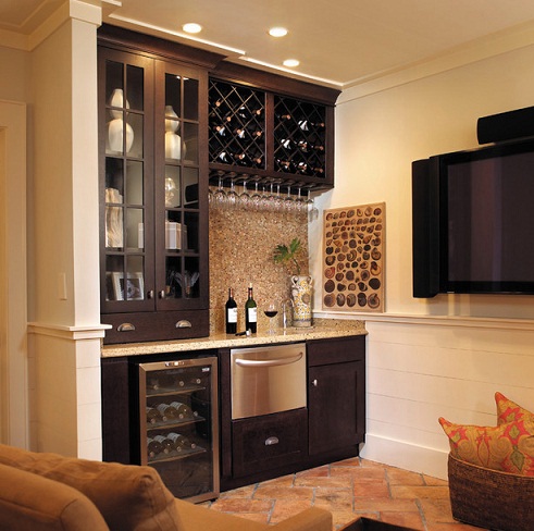Design dell'armadio da cucina con mensola del vino