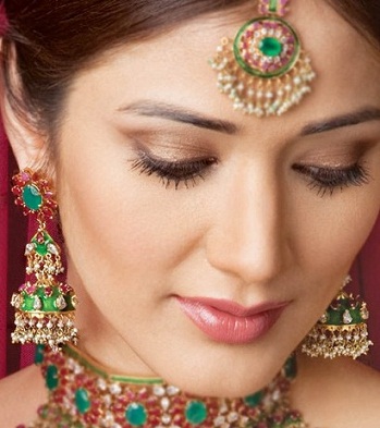 Pendientes Meenakari de oro indio para novia