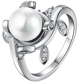 Anello di fidanzamento in platino con perla