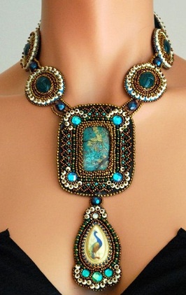 Diseño de collar de escarabajo egipcio