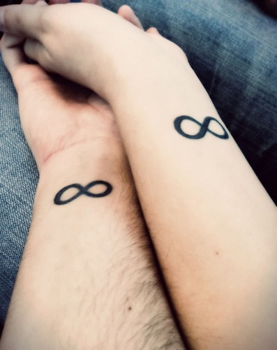 Abbinamento Infinity Love Tattoo Design