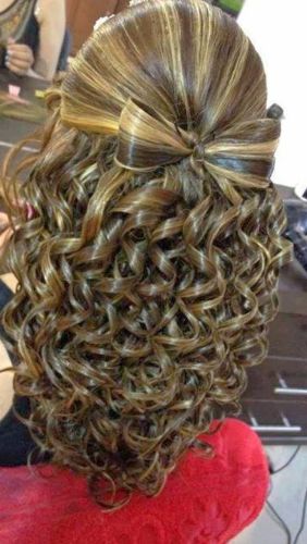 peinados casuales para cabello rizado