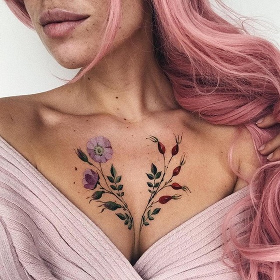 Ideas de tatuajes florales en el pecho