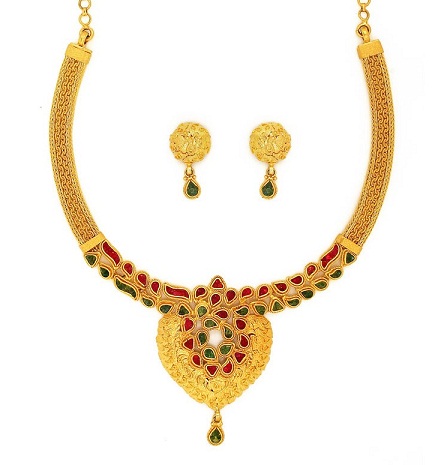 Design della collana in oro con rubini e smeraldi