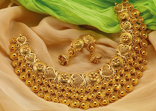 Baajirao Mastaani Collana in oro Design